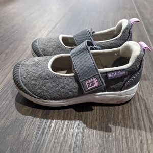 Shoes - read listing